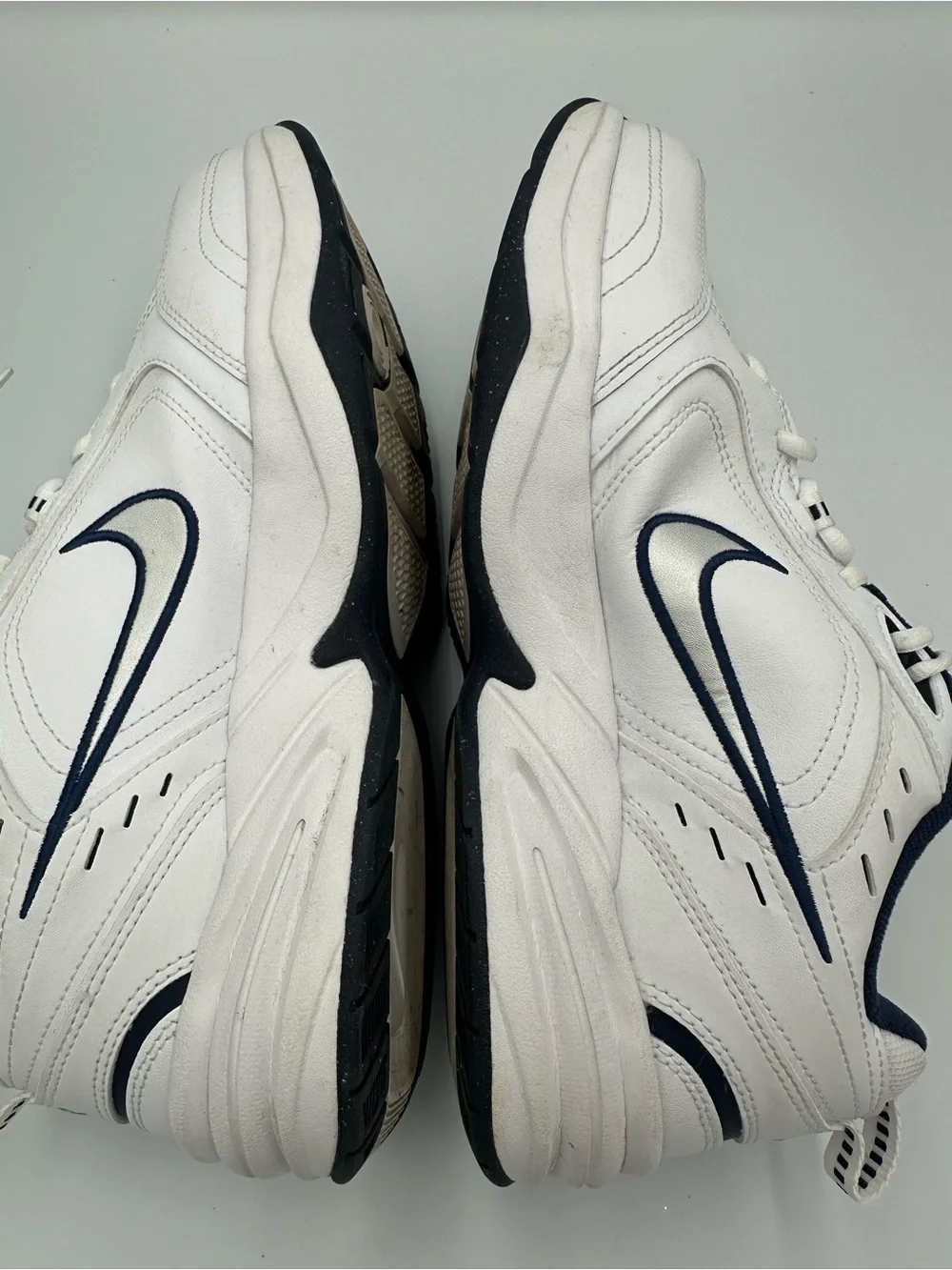 Mens Size 10.5 Nike Air Monarch IV 4E White Metallic Silver Sneakers 416355 102